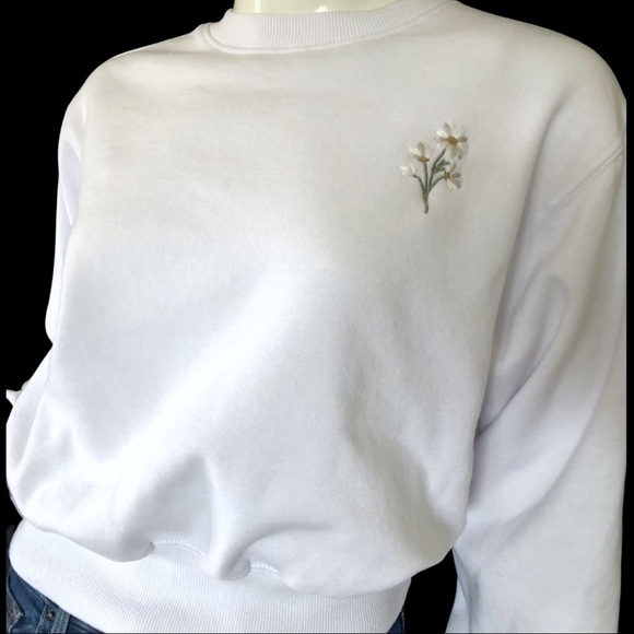 Reflex white embroidered flower crop Sweatshirt sweater - Picture 3 of 9